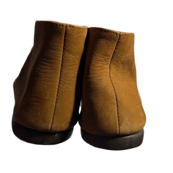 Vtg 1990s Unisa Tan Nubuck Leather Pointed Toe Lace Up Moccasin Ankle Boots 6.5 - Picture 3 of 6